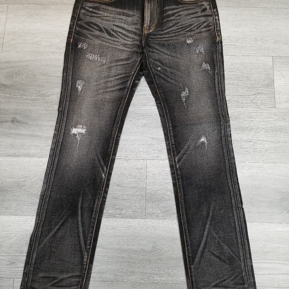 Akoo Jean's - Picture 2 of 10